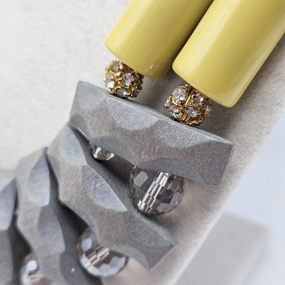 COS Plastic Beaded Colorful Pink Gray Yellow Pastel Statement Necklace - Picture 3 of 8